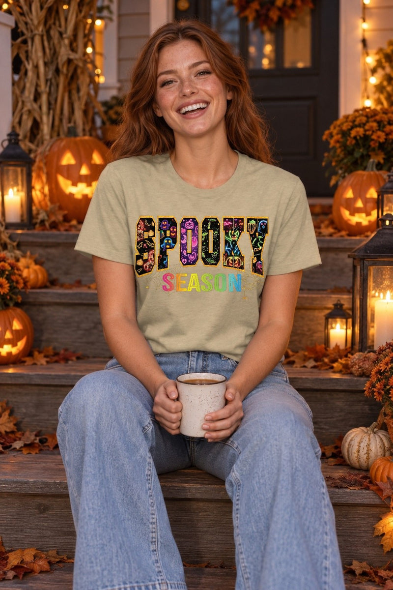 Halloween Pullover „Spooky Season“ – Buchstaben voller Neon-Kürbisse