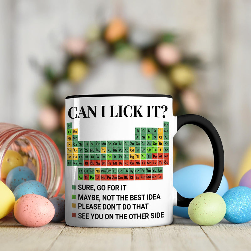 Lustige Chemie-Tasse „Can I Lick It?“ mit Periodensystem