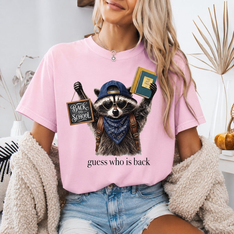Back to School T-Shirt Waschbär „guess who is back“