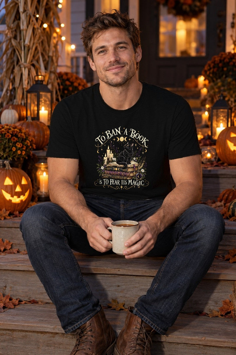 Buch-Shirt „To Ban a Book Is to Fear Its Magic“