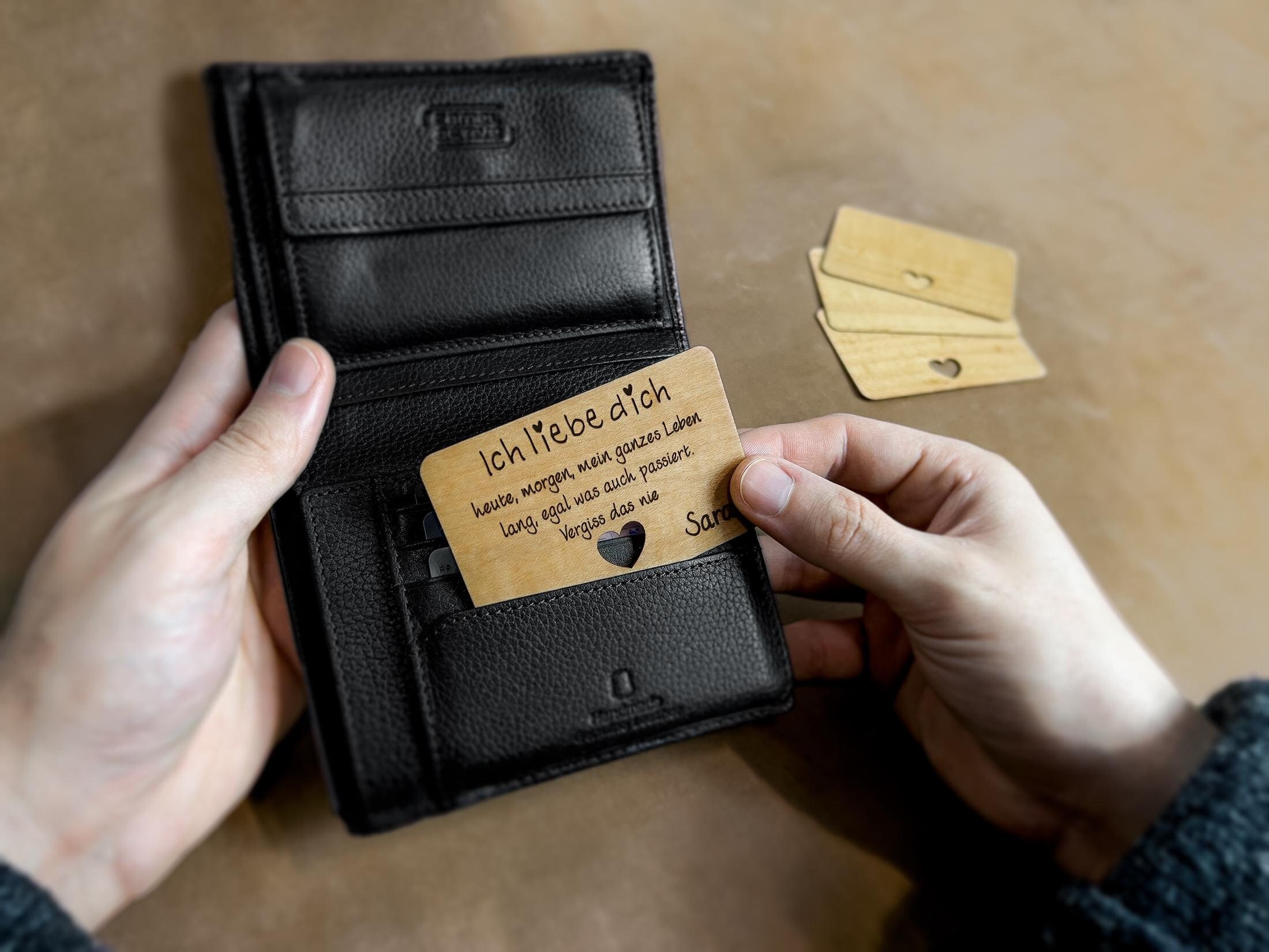 Ahornholz-Brieftaschenkarte »Liebesbotschaft«