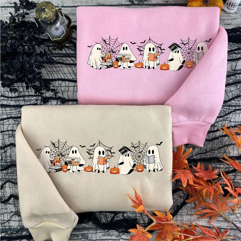 Halloween-Pullover mit Gespenstern, Büchern und Kaffee