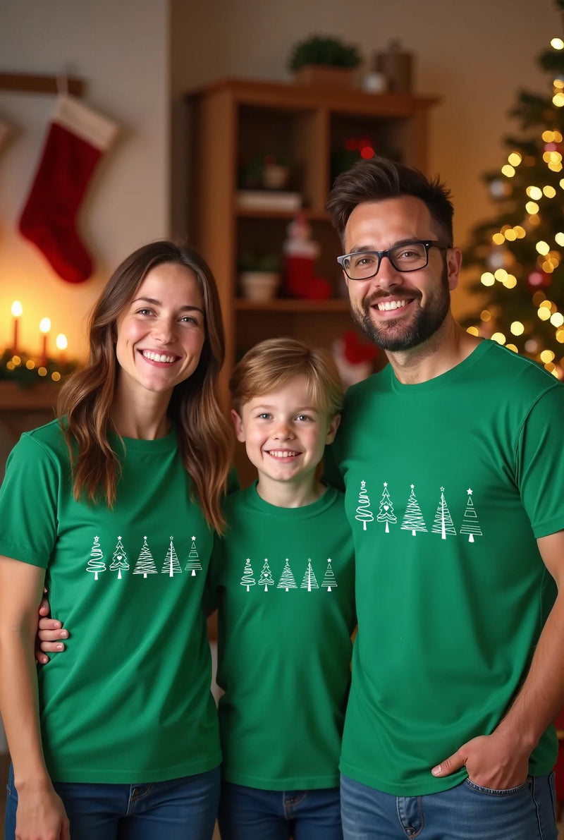 Familien-Set Weihnachts-T-Shirts: 3 oder 4 T-Shirts mit Tannenbäumen im …