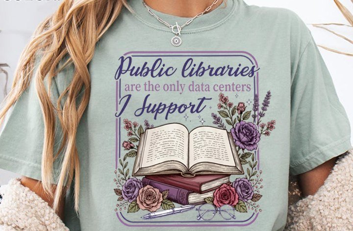 Bücher-Shirt „Public libraries are the only data centers I support“