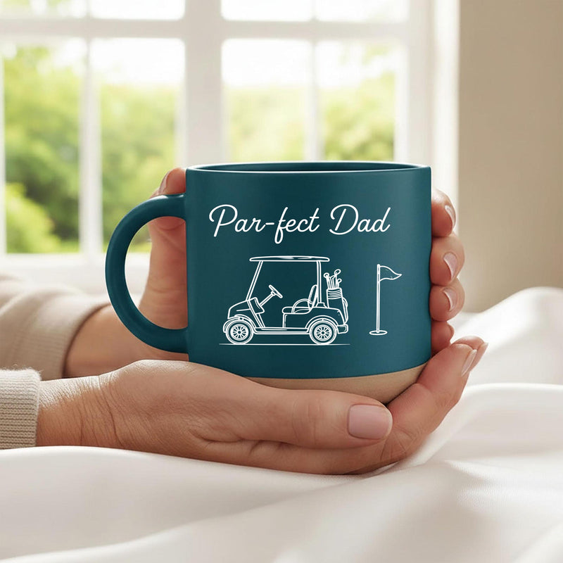 Personalisierte Golf-Tasse „Par-fect Dad“ mit Kindernamen auf Golfbällen