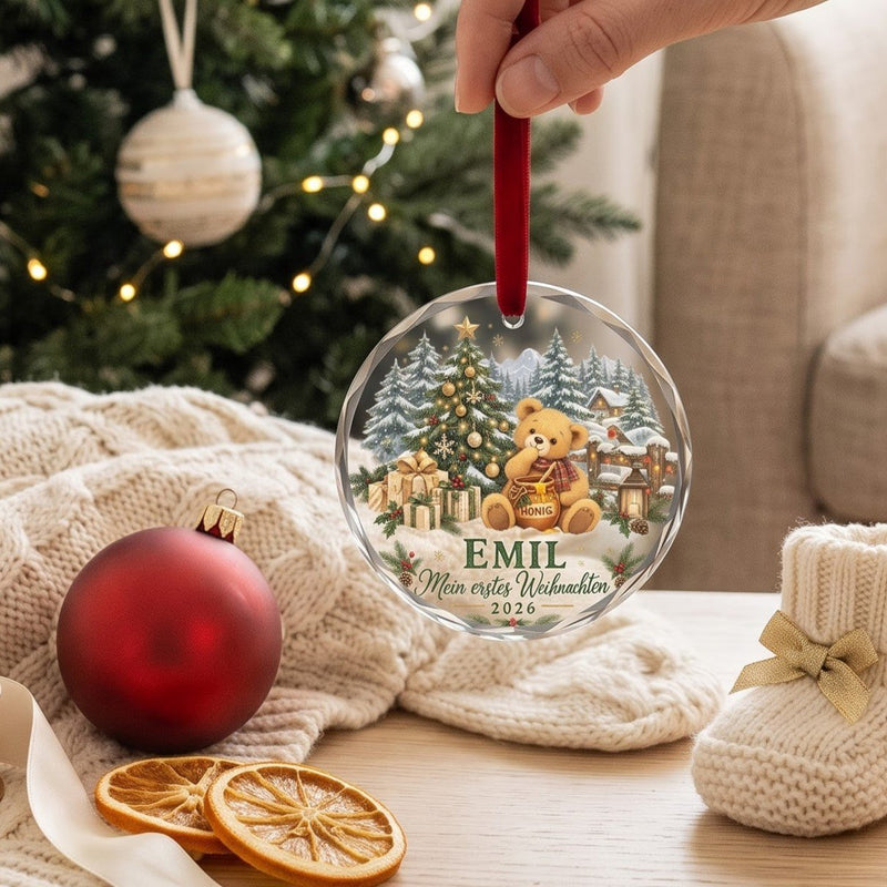 Mein erstes Weihnachten Glas-Anhänger mit Namen und Jahr – Teddy mit Honigtopf