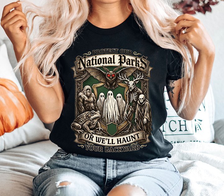 Kryptiden-Shirt „Protect our National Parks or we’ll haunt your backyard“