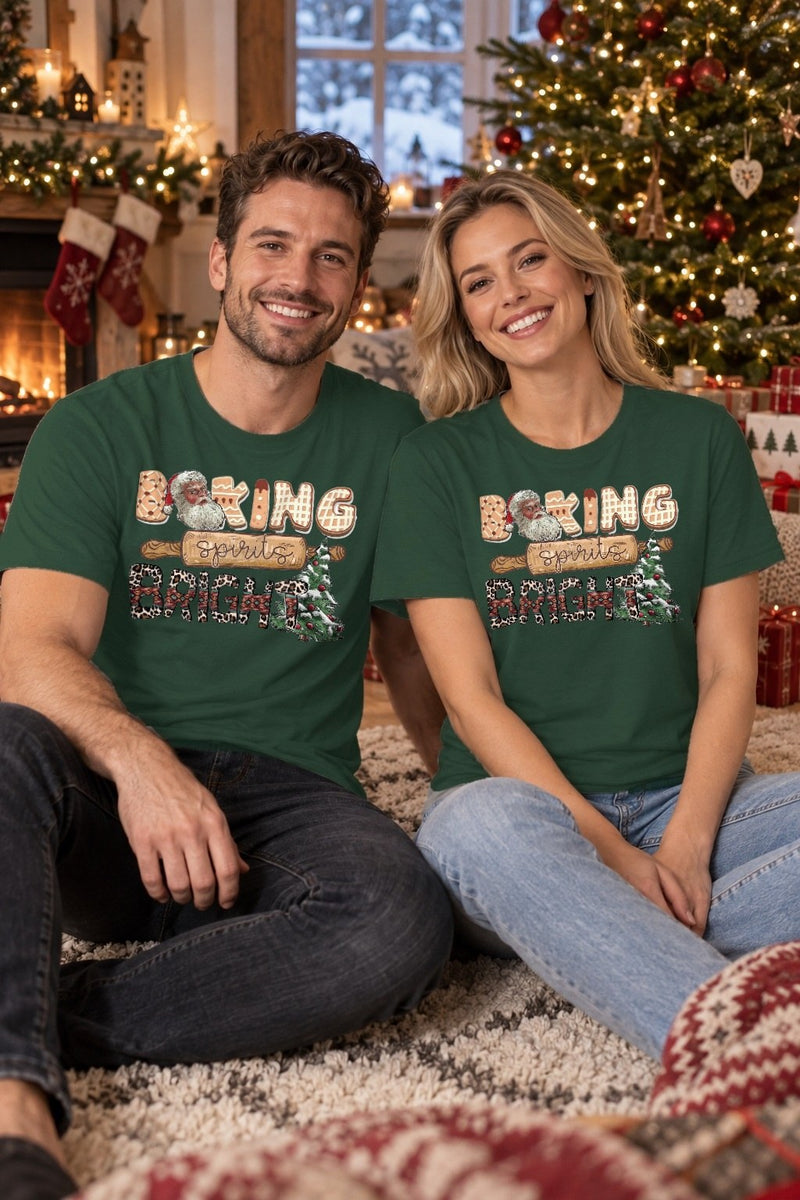 Weihnachtspullover „Baking Spirits Bright“ mit Weihnachtsmann und Nudelholz