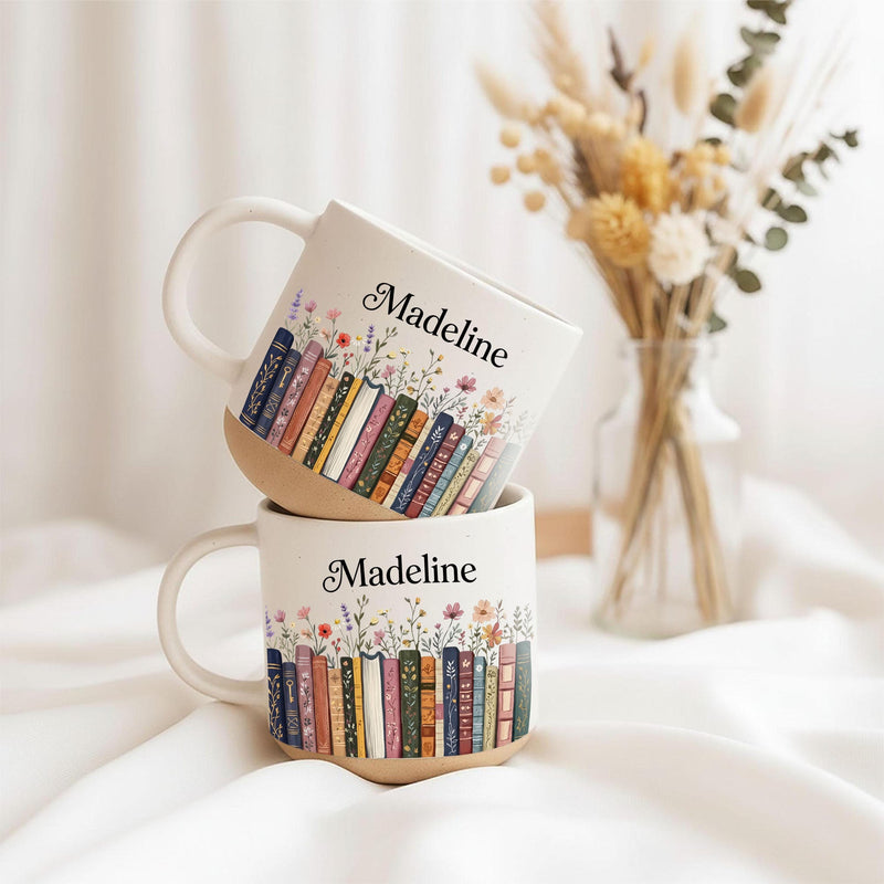 Bücherregal-Tasse mit Namen