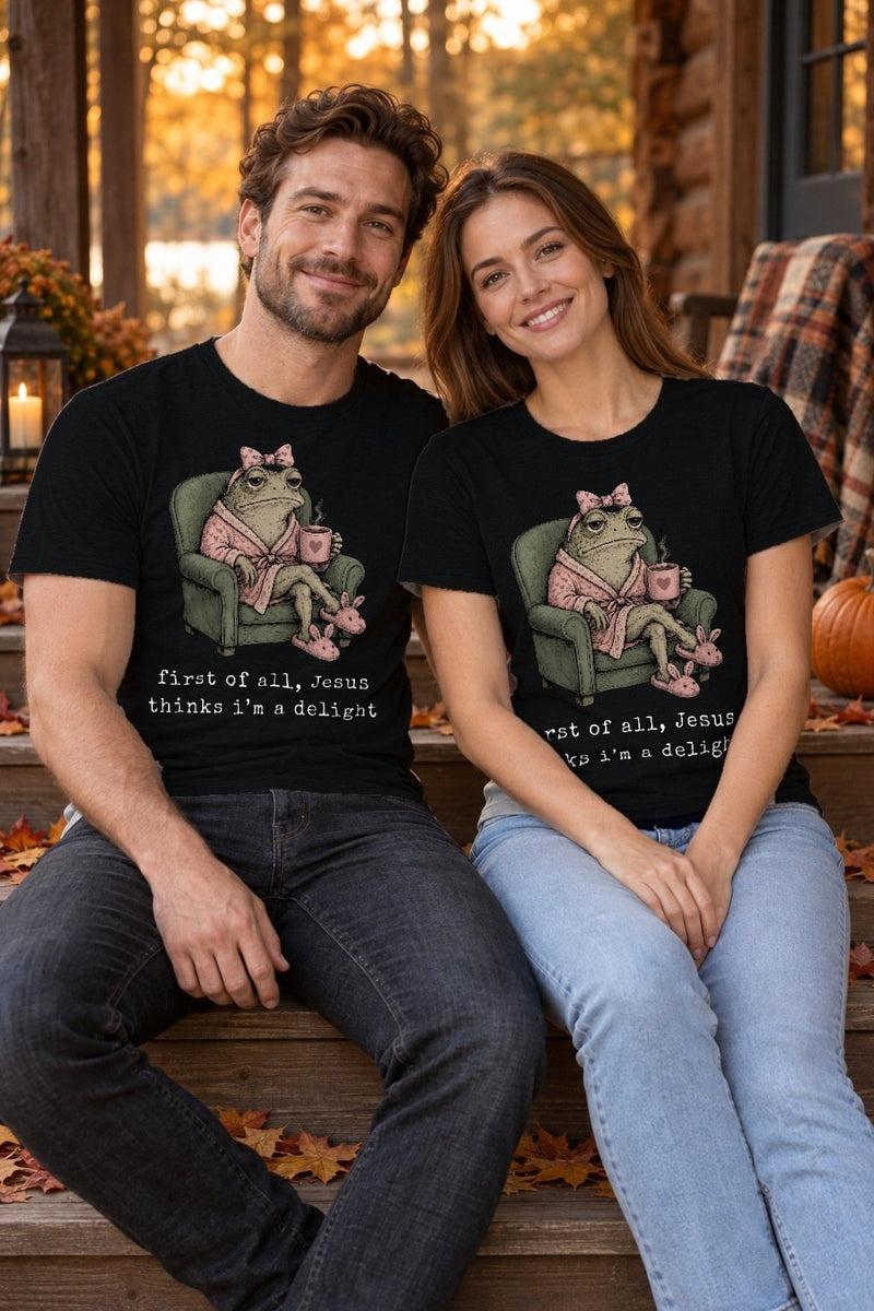 Christliches Frosch-Shirt „First of All, Jesus Thinks I’m a Delight“