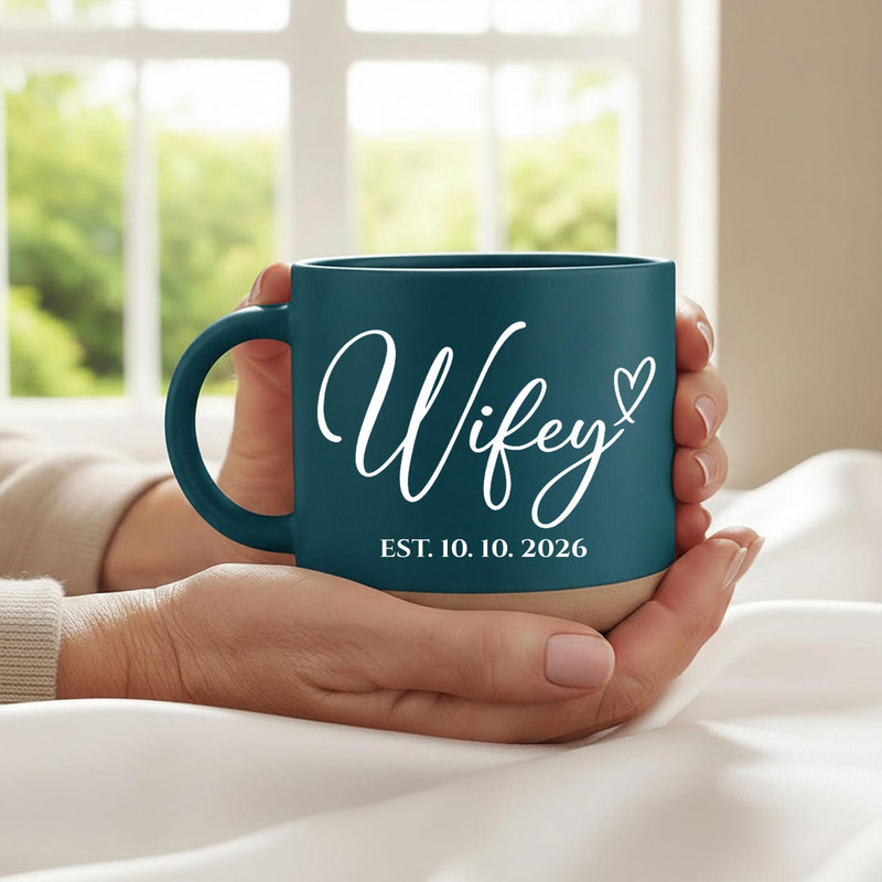 Personalisierte Hubby- und Wifey-Tasse mit Datum