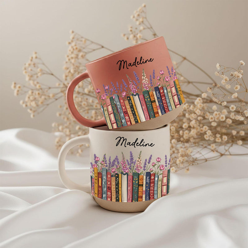Bücher-Tasse mit Wildblumen und Namen