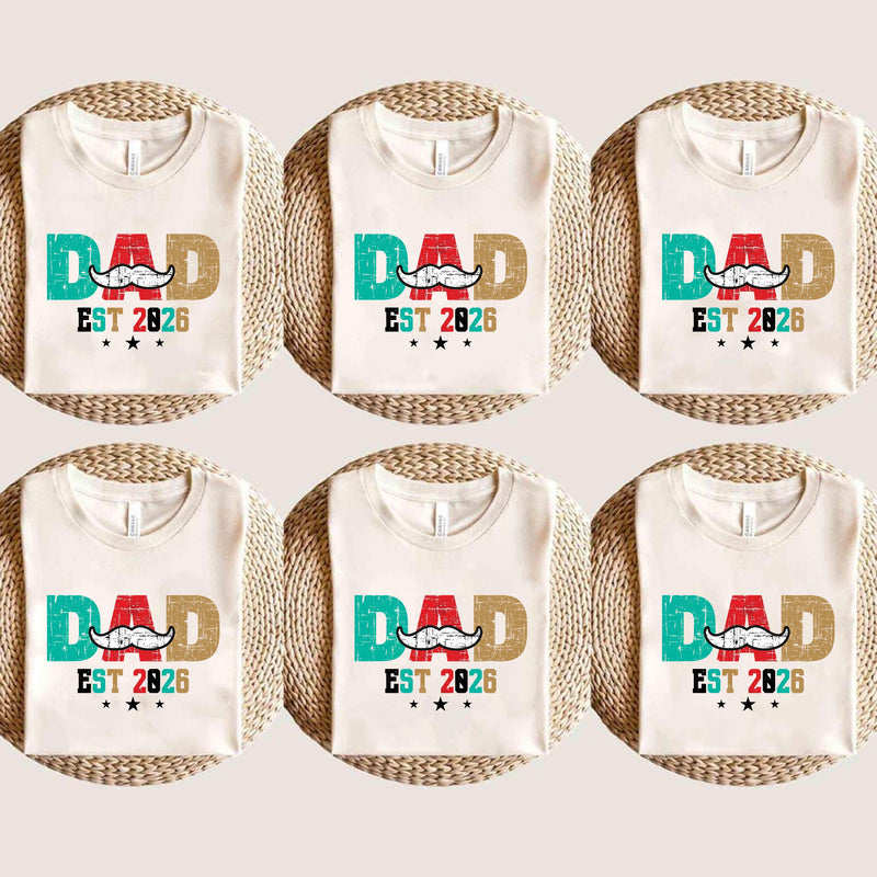 Papa Shirt „Dad Est 2026“ mit Schnurrbart