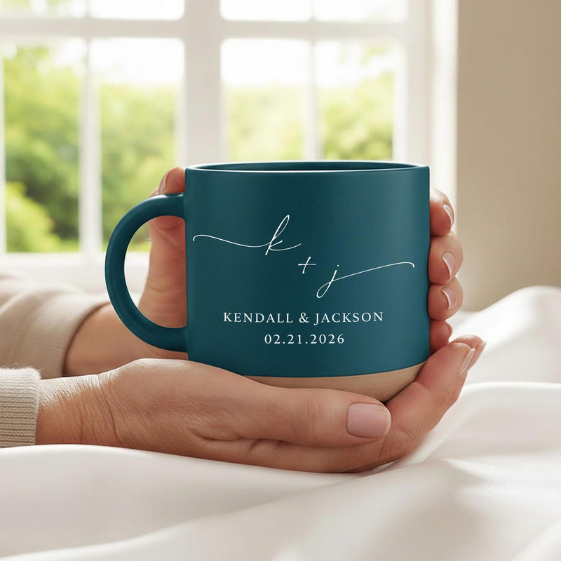 Personalisierte Tasse für Paare mit Initialen, Namen und Datum