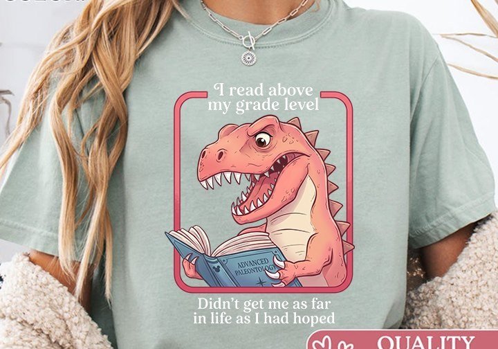 Lustiges Leseratten-Shirt „I read above my grade level“ mit T-Rex