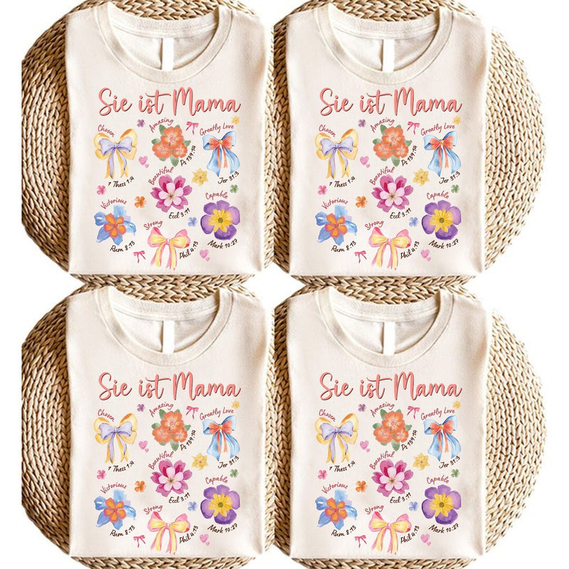 Christliches Mama T-Shirt „Sie ist Mama“ mit Blumen, Schleifen und Bibelversen