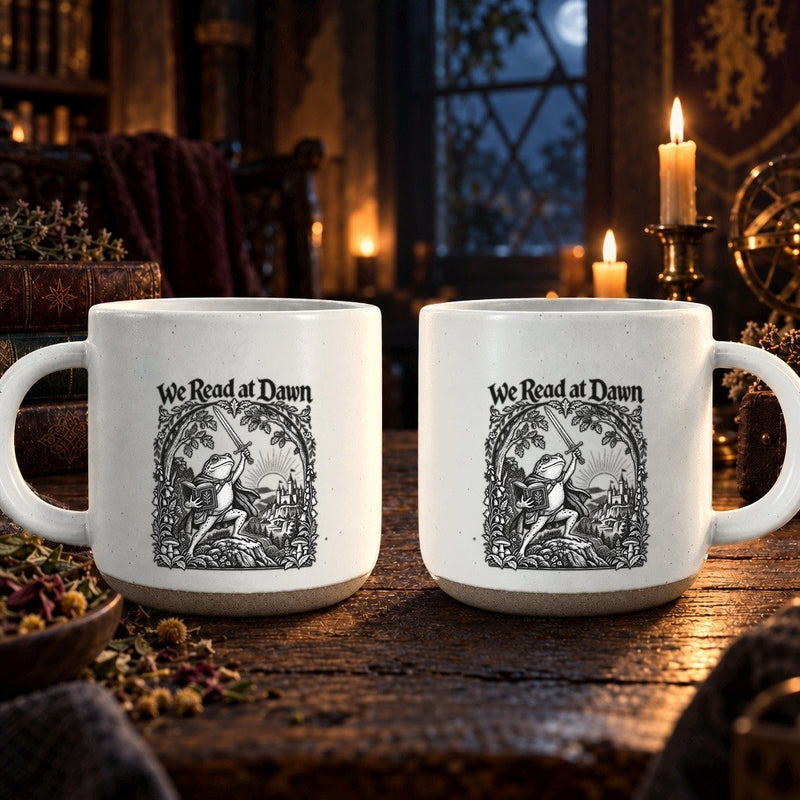 Frosch-Tasse „We Read at Dawn“