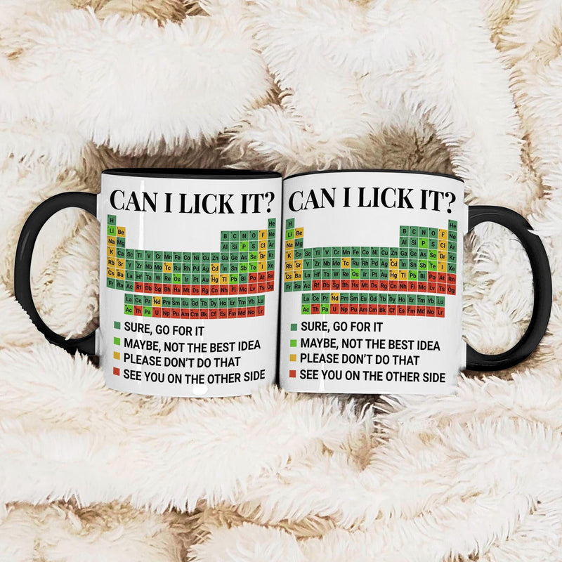 Lustige Chemie-Tasse „Can I Lick It?“ mit Periodensystem