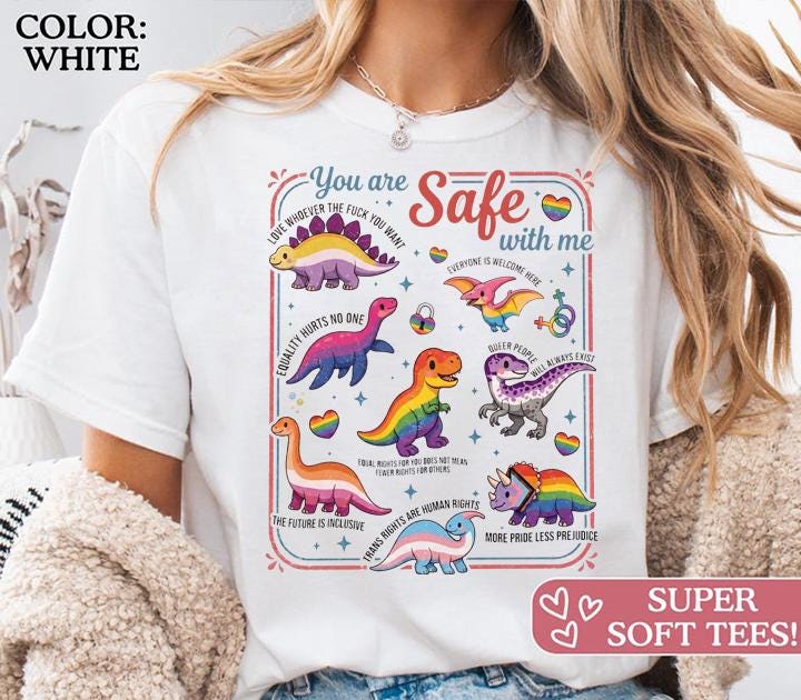 Regenbogen-Dino Shirt „You Are Safe With Me“