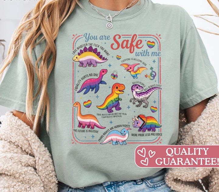 Regenbogen-Dino Shirt „You Are Safe With Me“
