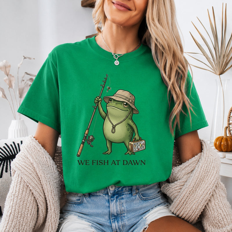 Angler T-Shirt Frosch „We fish at dawn“