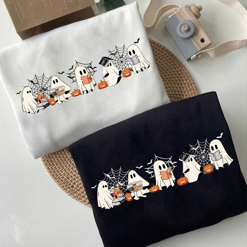 Halloween-Pullover mit Gespenstern, Büchern und Kaffee