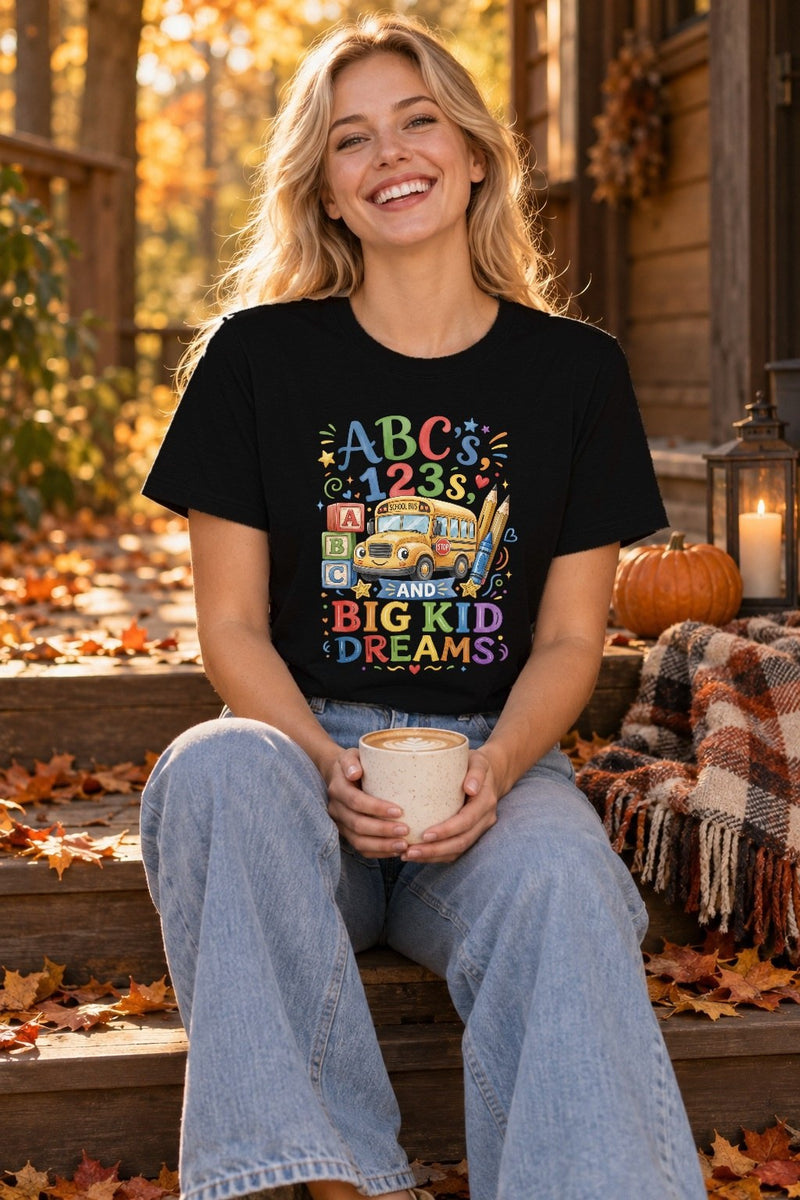 Schulanfang Shirt „ABC’s, 123’s and Big Kid Dreams“ mit Schulbus und …