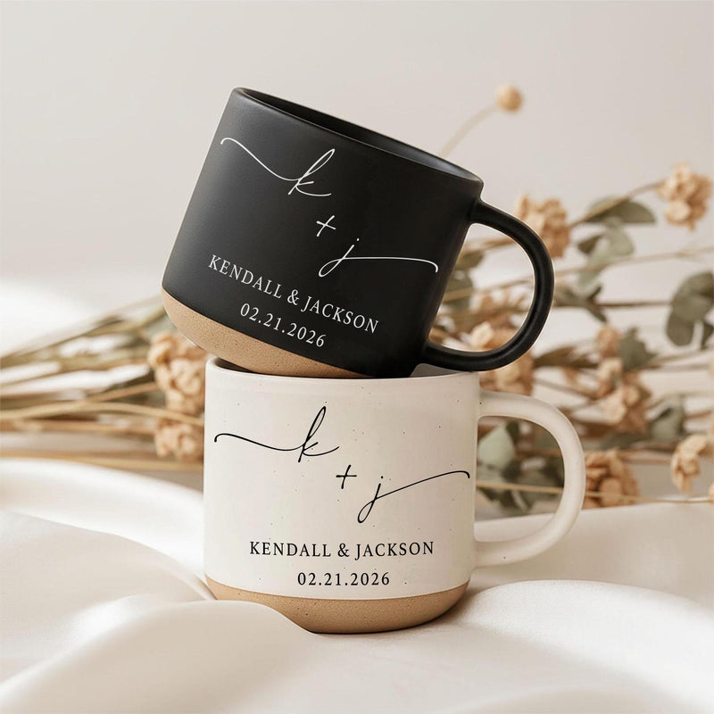 Personalisierte Hochzeitstasse mit Initialen, Namen und Datum