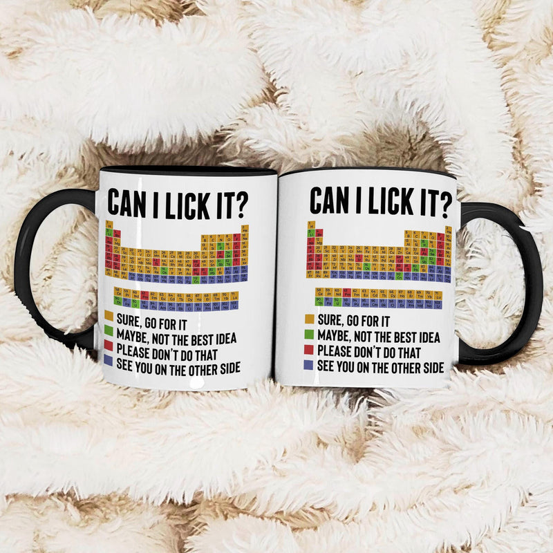 Chemie-Tasse „Can I Lick It?“ mit Periodensystem